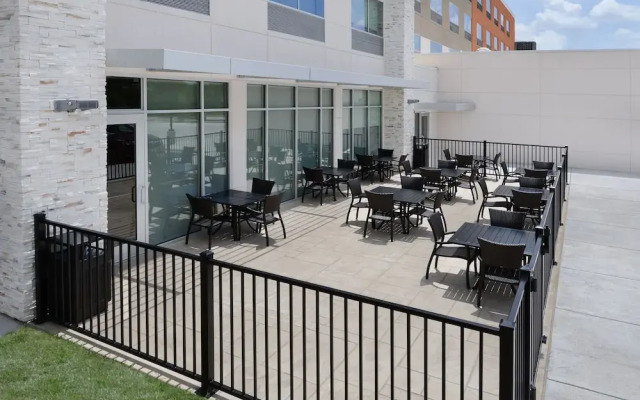 Holiday Inn Express & Suites Bryan