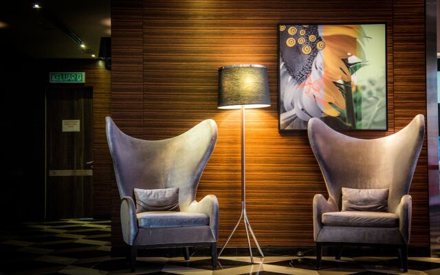 D'Majestic Place by Widebed