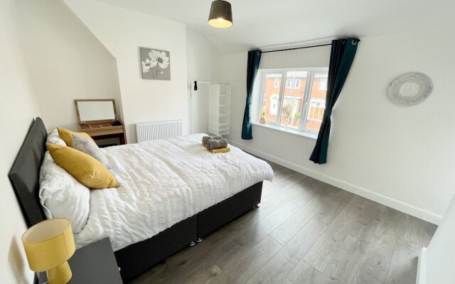 Worksop Newly Refurbished 2-bedroom House