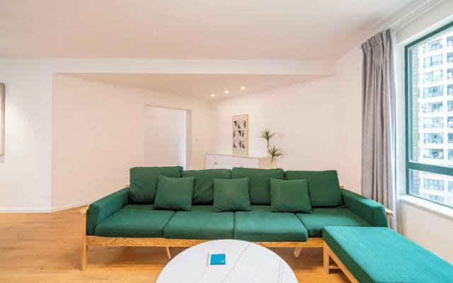 Tyms Spacious 4BR 2BA Apt Xujiahui