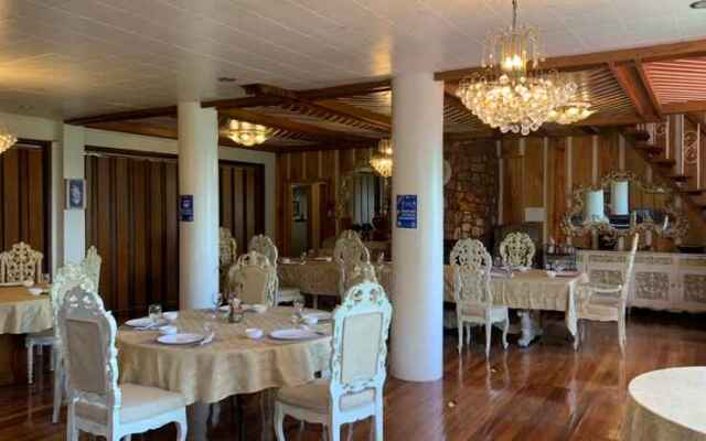 Villa Silvina Hotel and Restaurant