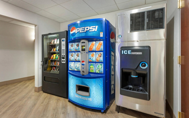 Comfort Suites East Brunswick - South River