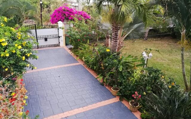 Studio in Flic en Flac, With Enclosed Garden and Wifi - 400 m From the Beach