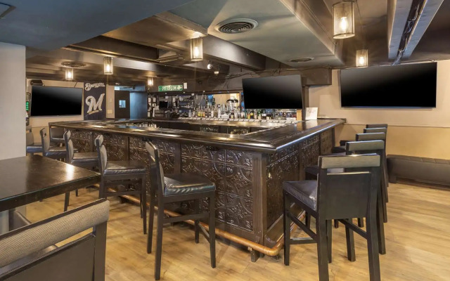 Best Western Plus Milwaukee West