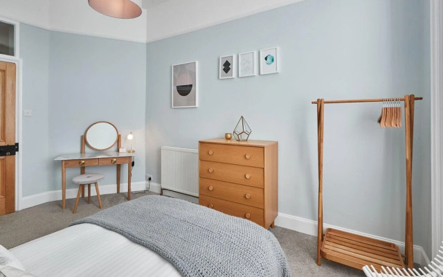 Host Stay Cheviot House