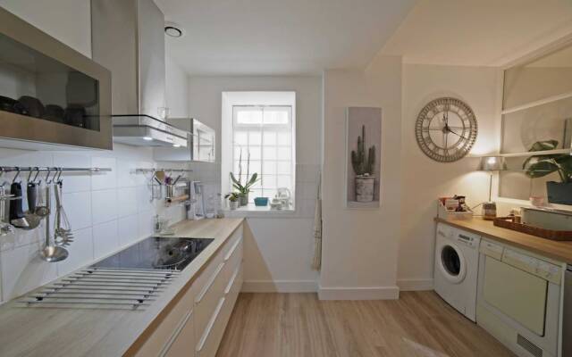 Spacious T3 of 150m2 - Place des Quinconces