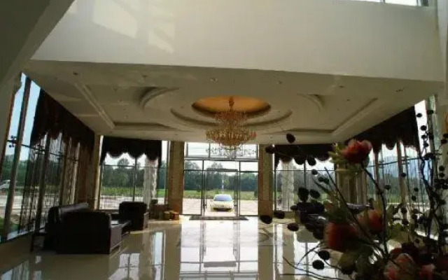 Phoenix Mountain Holiday Hotel