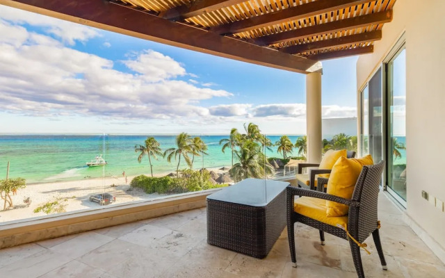 Elements Penthouse 22 4 Bedroom Condo by RedAwning