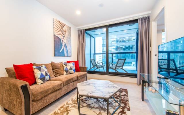 JHT - 2 BRM Apartment Level 5, Opposite to SkyTower