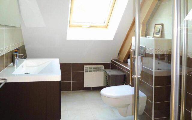 Semi-detached House, Penestin