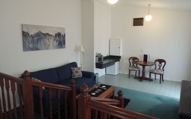 New England Motor Lodge