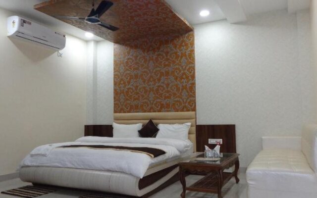 Hotel Prakshi Palace