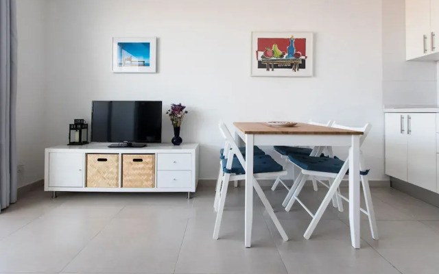 Tenerife South Shore Apartament, Coastal Lifestyle