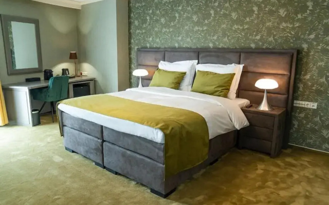 Hotel & Restaurant Infinity