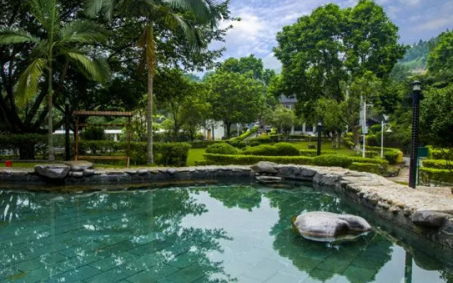 Hot Spring Forest Holiday Hotel