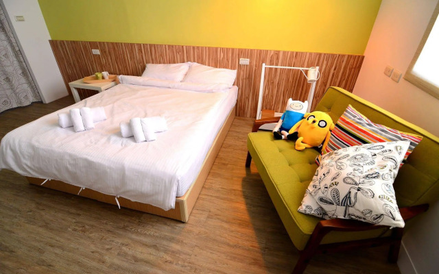 leaf hostel
