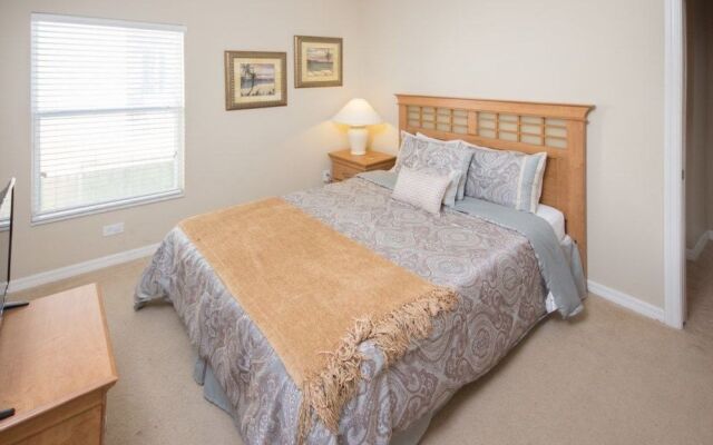 Janice's West Haven Villa by RedAwning