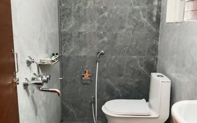 Elite Hotel HITECH