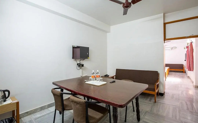 Sri Aarvee Hotels