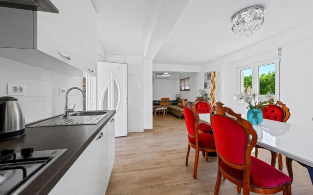 Nice Home in Vodice With Wifi and 4 Bedrooms