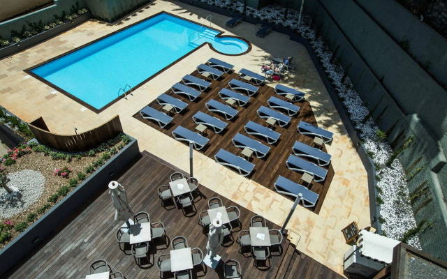 Santa Cruz Village Hotel