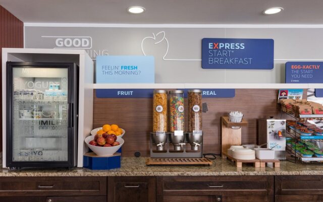 Holiday Inn Express Hartford – Newington, by IHG