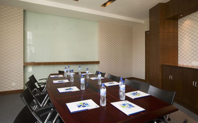 Holiday Inn Express Shanghai Jinqiao Central by IHG