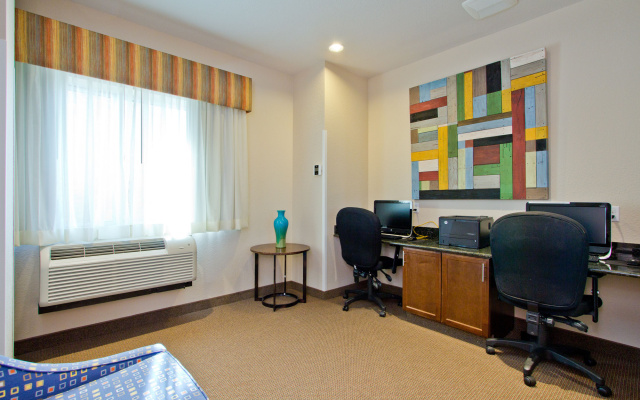 Holiday Inn Express Hotel & Suites Denver East-Peoria Street by IHG