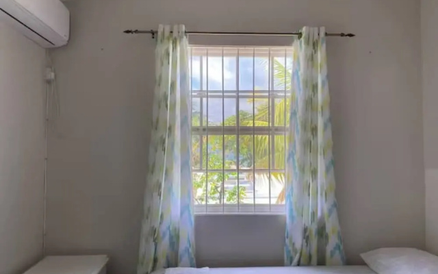 Sheridan's Place - 1 Minute Walk to the Beach