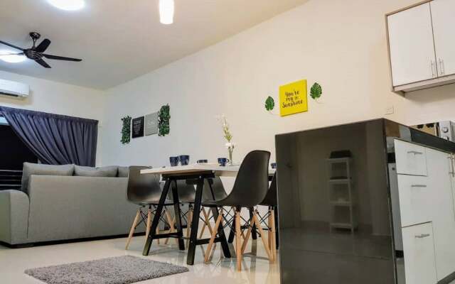 Puchong 8-12 pax Cozy Apartment IOI