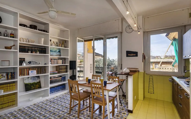 La Poetessa With Pool