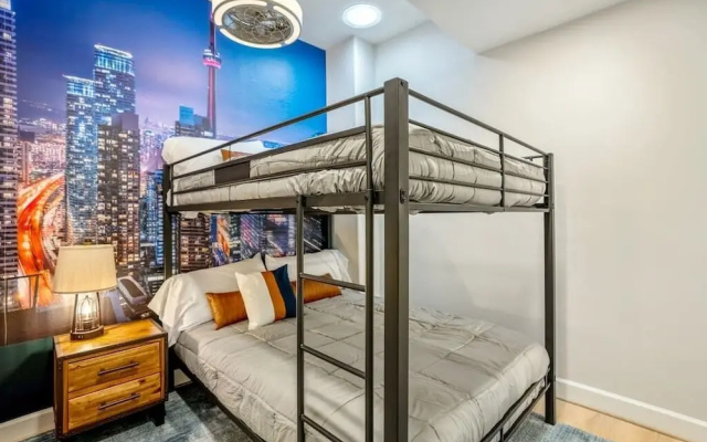 Posh Dtwn Midtown Home w Stunning Roof-topterrace
