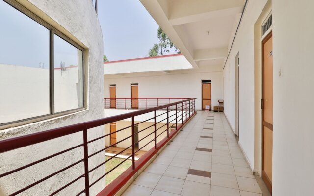 OYO Flagship 13124 Hotel Pyramid