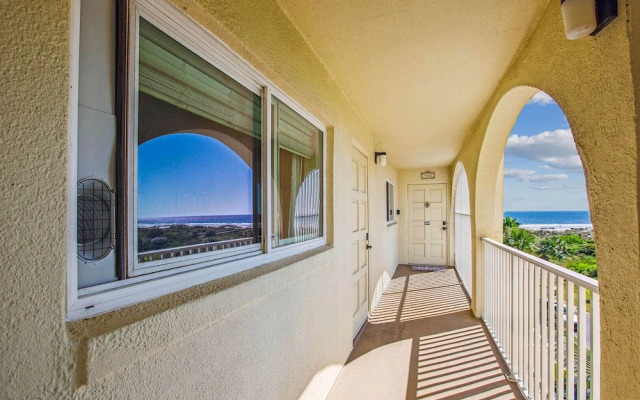 Oceanfront 3BR Condo: Gated, Breathtaking View