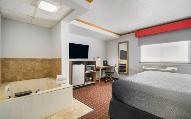 Super 8 by Wyndham Eveleth