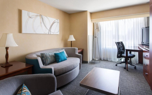 Courtyard by Marriott Sacramento Cal Expo