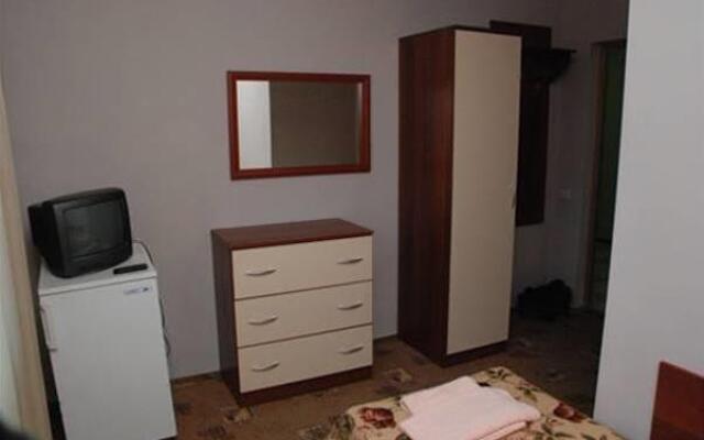 Yunost Hotel