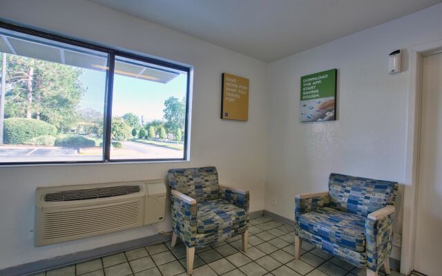 Motel 6 Valdosta, GA - University