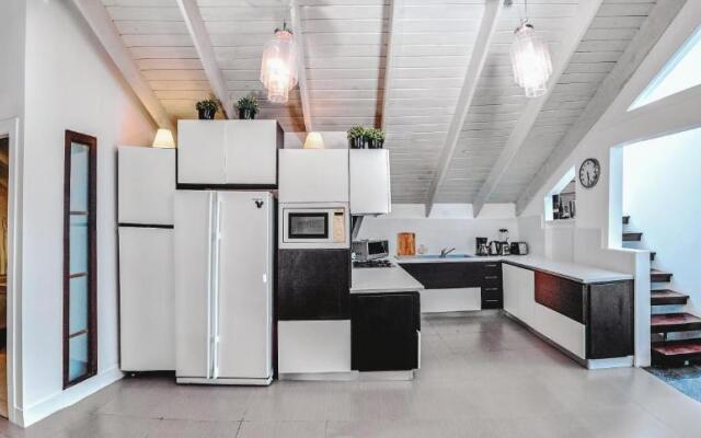 Incredible 4BR Beachfront Penthouse with Ocean View