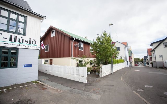 Lovely 2- Bedroom Apartment In Central Tórshavn