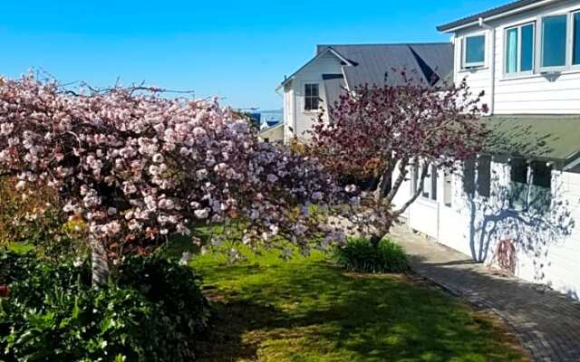 Chez Tiaré - The Loft Apartment