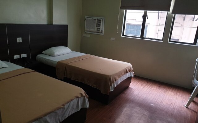 OYO 1011 First Hotel