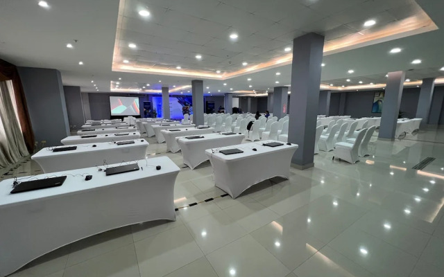 Hotel City Plaza & Suites