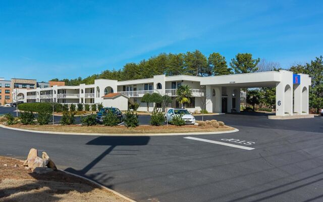 Motel 6 Newnan, GA