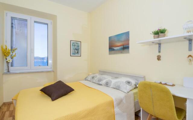Vera Apartment with Seaview