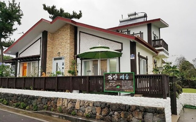 Seogwipo White Castle Pension