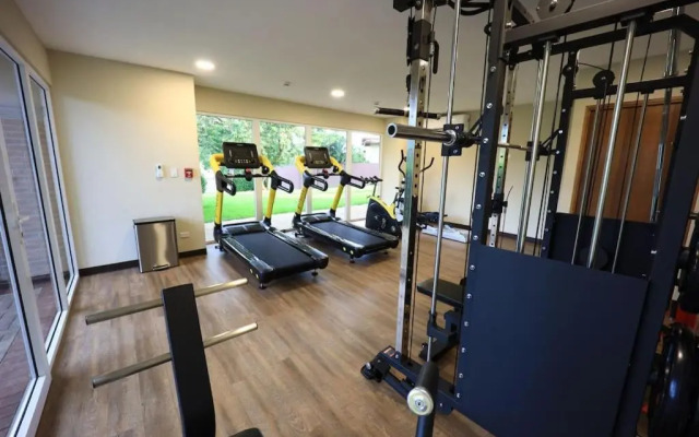 Upscale 2bdr with Jacuzzi - Beach - Fast wifi - Gym