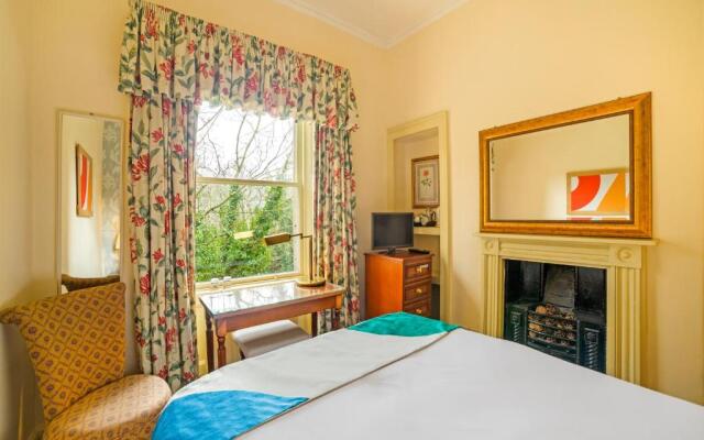 OYO Bailbrook Lodge, Bath