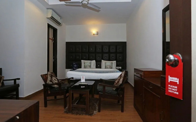 OYO 526 Hotel Asees Inn