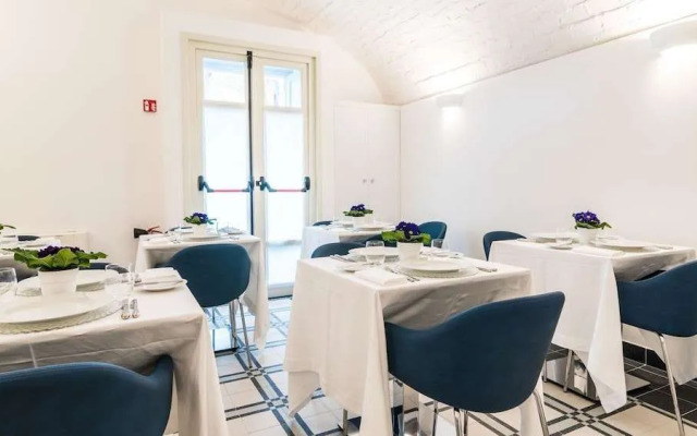 Cafe Bleu Relais